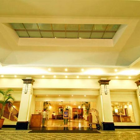 Hotel Gran Puri Манадо Экстерьер фото