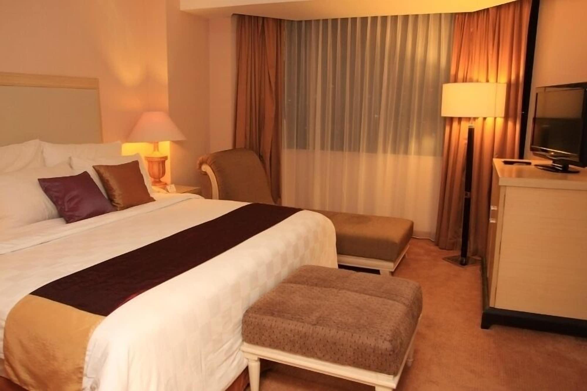 Hotel Gran Puri Манадо Экстерьер фото