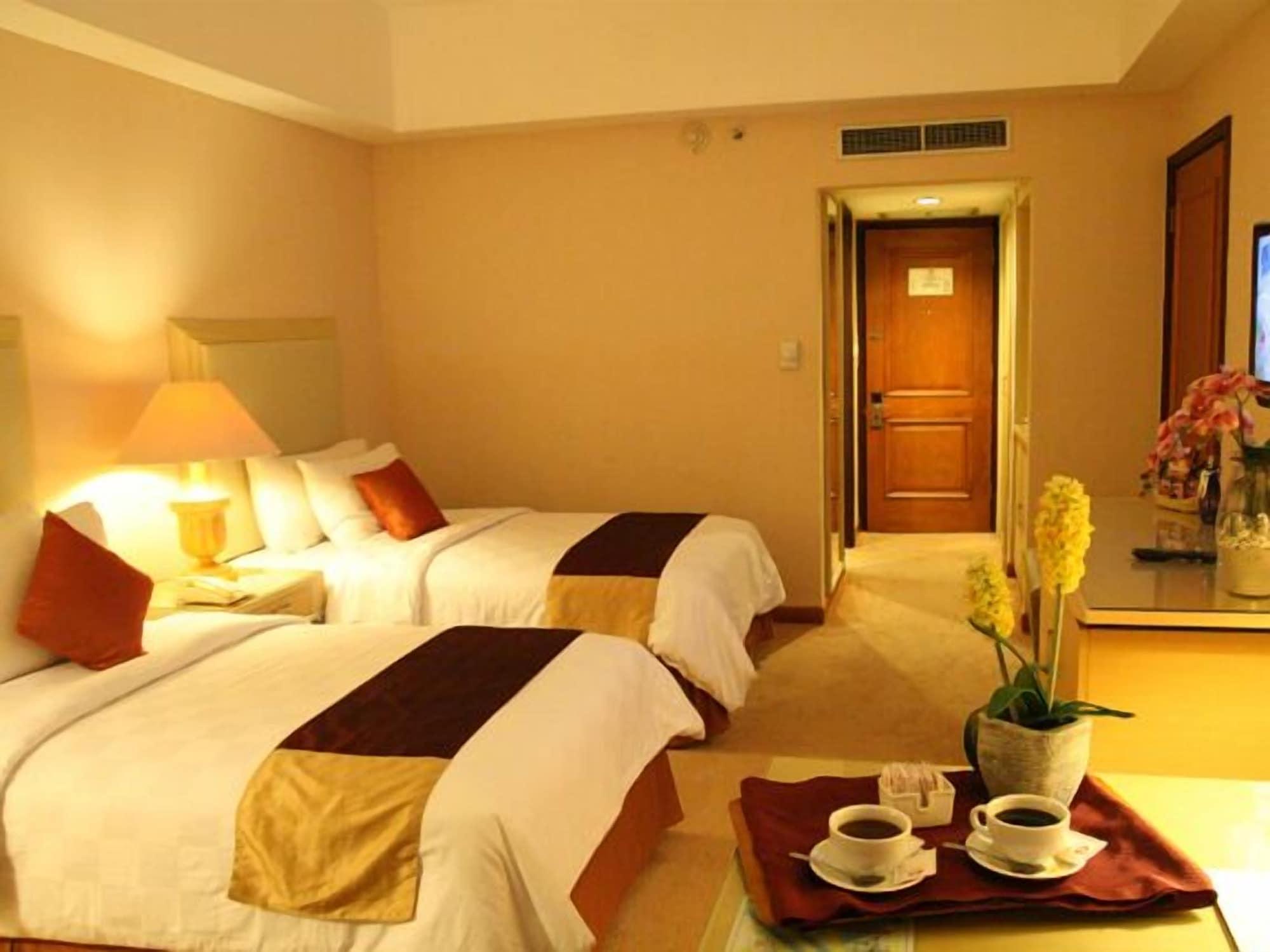 Hotel Gran Puri Манадо Экстерьер фото