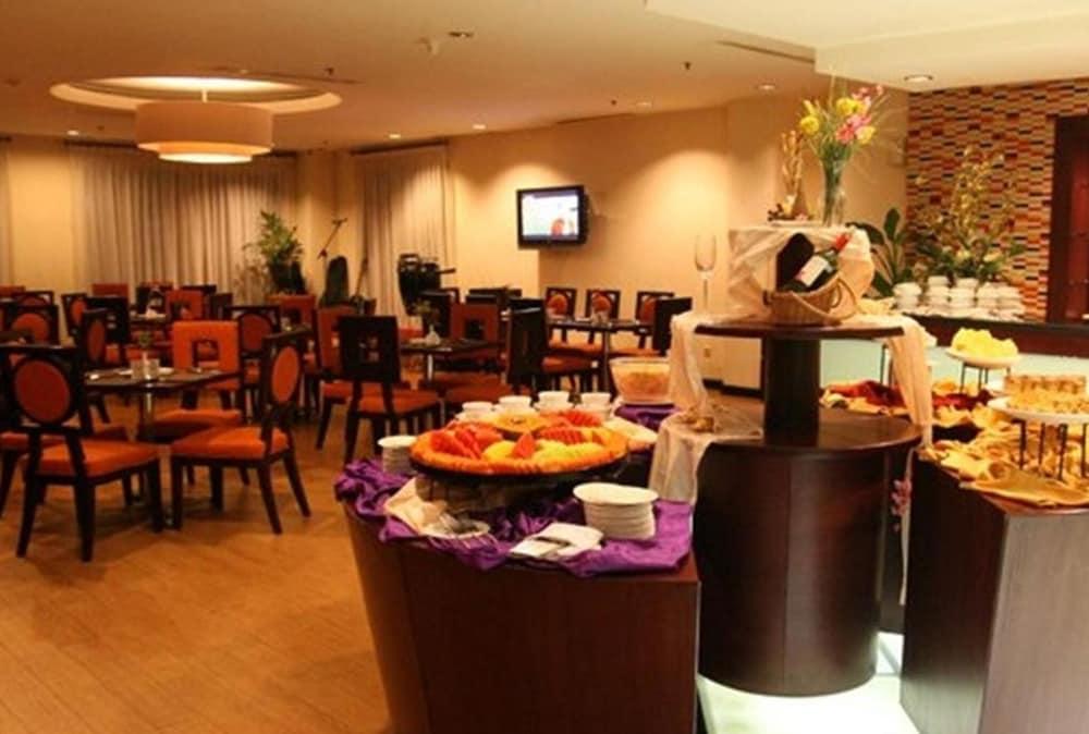 Hotel Gran Puri Манадо Экстерьер фото